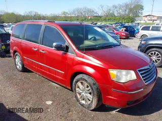 2008 Chrysler Town & Country Limited with VIN 2A8HR64X98R629057, listed as a IAAI auction lot 41990242 with 261,501 mi miles. Bid and sale history available at carsss.com. Image 1.