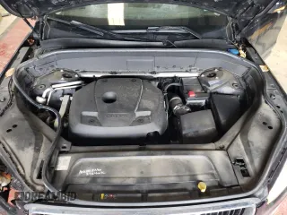 2016 Volvo XC90 Momentum with VIN YV4102XK9G1063543, listed as a Copart auction lot 46536715 with 83,669 mi miles and Salvage Title. Bid and sale history available at carsss.com. Image 12.