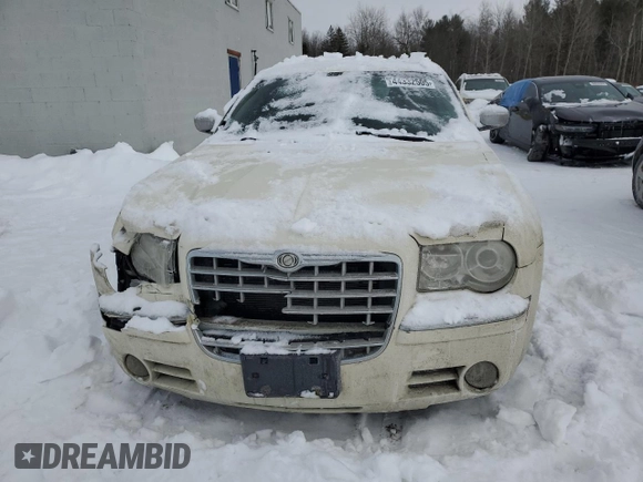 2005 Chrysler 300 with VIN 2C3AA63H45H581998, listed as a Copart auction lot 44332505 with 154,932 mi miles and Clean Title. Bid and sale history available at carsss.com. Image 5.