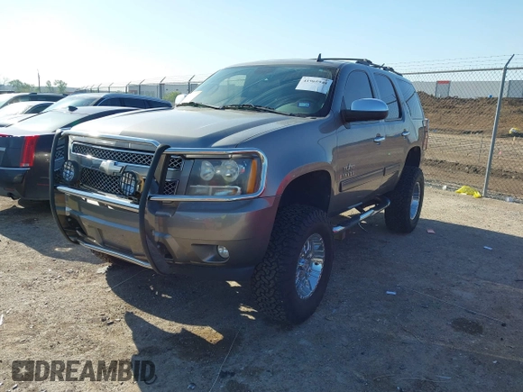2009 Chevrolet Tahoe 2LT z VIN 1GNFC230X9R291177, wystawiony jako IAAI lot #41965944 z przebiegiem 71 073 mil mil oraz . Historia ofert i sprzedaży dostępna na DreamBid. Obrazek 18.