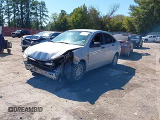 2008 Ford Focus SE z VIN 1FAHP35N18W162951, wystawiony jako IAAI lot #37857727 z przebiegiem 158 792 mil mil oraz . Historia ofert i sprzedaży dostępna na DreamBid. Obrazek 2.