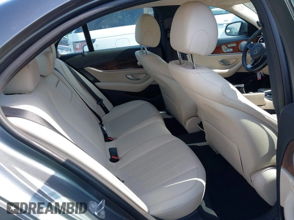 2018 Mercedes-Benz E 300 с VIN WDDZF4JB6JA301158, выставлен на аукционе IAAI как лот 42150013 с пробегом 80 872 миль миль и . История ставок и продаж доступна на DreamBid. Изображение 8.