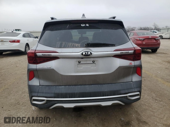2021 Kia Seltos S z VIN KNDEUCAA3M7043327, wystawiony jako Copart lot #87032464 z przebiegiem 63 926 mil mil oraz Szkoda całkowita • Salvage title. Historia ofert i sprzedaży dostępna na DreamBid. Obrazek 6.