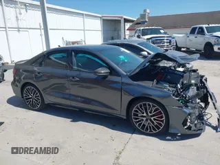 2025 Audi S3 z VIN WAUJ5DGY7SA058173, wystawiony jako IAAI lot #41785232 z przebiegiem 1083 mil mil oraz . Historia ofert i sprzedaży dostępna na DreamBid. Obrazek 13.