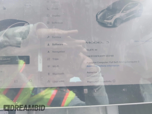 2023 Tesla Model 3 z VIN 5YJ3E1EA0PF403168, wystawiony jako IAAI lot #42002584 z przebiegiem 35 875 mil mil oraz . Historia ofert i sprzedaży dostępna na DreamBid. Obrazek 7.