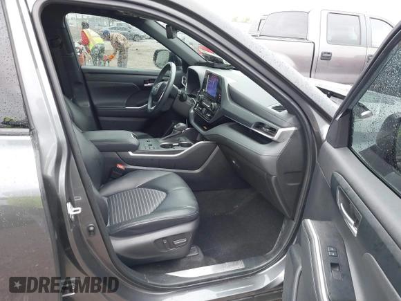 2023 Toyota Highlander L with VIN 5TDKDRAH3PS508220, listed as a IAAI auction lot 41905517 with 37,891 mi miles and . Bid and sale history available at DreamBid. Image 5.
