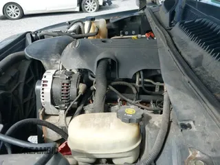 2005 GMC Sierra 1500 SLE с VIN 1GTEC19V25Z145982, выставлен на аукционе IAAI как лот 42734496 с пробегом 169 456 миль миль и . История ставок и продаж доступна на DreamBid. Изображение 17.