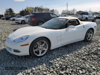 2007 Chevrolet Corvette z VIN 1G1YY36U675120687, wystawiony jako Copart lot #50472865 z przebiegiem 27 927 mil mil oraz Szkoda całkowita • Salvage title. Historia ofert i sprzedaży dostępna na DreamBid. Obrazek 1.