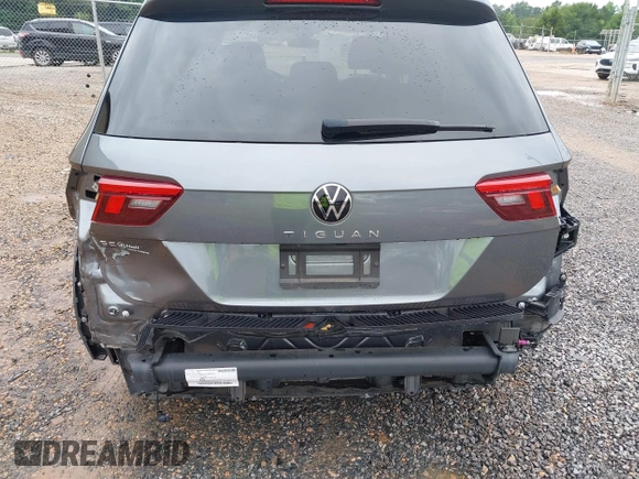 2023 Volkswagen Tiguan SE with VIN 3VVNB7AX4PM042409, listed as a IAAI auction lot 42627800 with 29,016 mi miles and . Bid and sale history available at DreamBid. Image 6.