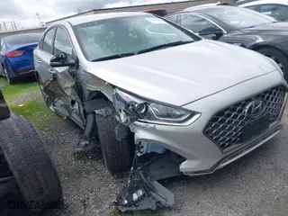 2019 Hyundai Sonata Sport with VIN 5NPE34AF4KH783417, listed as a IAAI auction lot 41555766 with 40,634 mi miles. Bid and sale history available at carsss.com. Image 1.