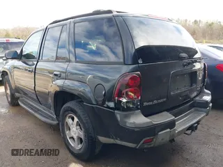 2004 Chevrolet TrailBlazer LT with VIN 1GNDT13S742129740, listed as a IAAI auction lot 41855217 with 205,496 mi miles. Bid and sale history available at carsss.com. Image 3.