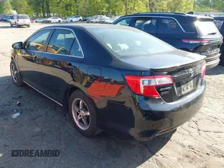 2012 Toyota Camry L z VIN 4T1BF1FK3CU018281, wystawiony jako IAAI lot #42028728 z przebiegiem 149 016 mil mil oraz . Historia ofert i sprzedaży dostępna na DreamBid. Obrazek 3.