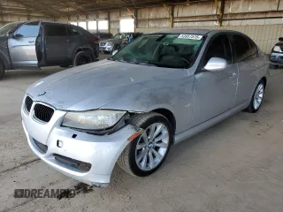 2011 BMW 3 Series 328i z VIN WBAPH7G52BNN07664, wystawiony jako Copart lot #53957575 z przebiegiem 118 371 mil mil oraz Szkoda całkowita • Salvage title. Historia ofert i sprzedaży dostępna na DreamBid. Obrazek 1.
