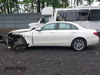 2017 Mercedes-Benz E 300 Luxury with VIN WDDZF4KB5HA187761, listed as a IAAI auction lot 42473454 with 57,031 mi miles and . Bid and sale history available at DreamBid. Image 14.