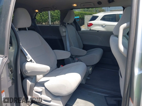 2018 Toyota Sienna LE Auto Access Seat с VIN 5TDKZ3DCXJS937151, выставлен на аукционе IAAI как лот 42396520 с пробегом 66 947 миль миль и . История ставок и продаж доступна на DreamBid. Изображение 8.