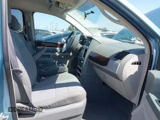 2010 Chrysler Town & Country Touring with VIN 2A4RR5D15AR278293, listed as a IAAI auction lot 41992405 with 125,529 mi miles. Bid and sale history available at carsss.com. Image 5.