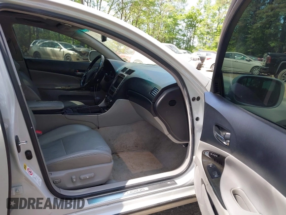2006 Lexus GS 300 z VIN JTHBH96S965012303, wystawiony jako IAAI lot #42103469 z przebiegiem 258 105 mil mil oraz . Historia ofert i sprzedaży dostępna na DreamBid. Obrazek 5.