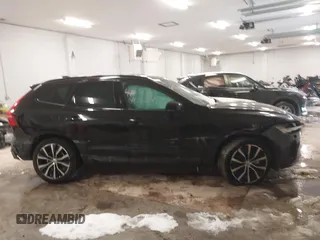 2024 Volvo XC60 Plus Dark Theme z VIN YV4L12RL8R1823184, wystawiony jako IAAI lot #41388918 z przebiegiem 25 299 mil mil oraz . Historia ofert i sprzedaży dostępna na DreamBid. Obrazek 13.