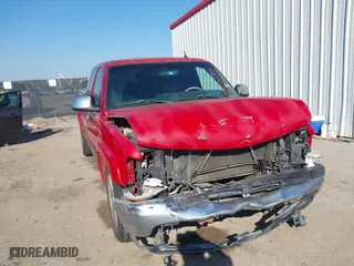 2001 Chevrolet Silverado 1500 LT with VIN 2GCEC19T911251766, listed as a IAAI auction lot 41252900 with 200,609 mi miles. Bid and sale history available at carsss.com. Image 1.