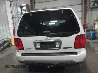 2002 Lincoln Navigator z VIN 5LMFU28R32LJ18485, wystawiony jako IAAI lot #41718606 z przebiegiem 228 590 mil mil oraz . Historia ofert i sprzedaży dostępna na DreamBid. Obrazek 17.