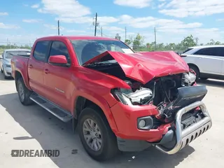 2016 Toyota Tacoma SR5 with VIN 5TFAX5GN2GX059826, listed as a IAAI auction lot 42032005 with 209,271 mi miles. Bid and sale history available at carsss.com. Image 1.