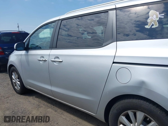 2017 Kia Sedona LX with VIN KNDMB5C17H6292641, listed as a IAAI auction lot 42010175 with 95,247 mi miles. Bid and sale history available at carsss.com. Image 14.