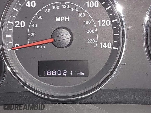 2008 Jeep Commander Sport z VIN 1J8HG48K58C218806, wystawiony jako IAAI lot #41908866 z przebiegiem 188 021 mil mil oraz . Historia ofert i sprzedaży dostępna na DreamBid. Obrazek 16.