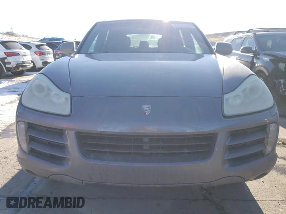 2010 Porsche Cayenne z VIN WP1AA2AP7ALA09642, wystawiony jako Copart lot #87620155 z przebiegiem 131 538 mil mil oraz Czysty tytuł • Clean title. Historia ofert i sprzedaży dostępna na DreamBid. Obrazek 5.