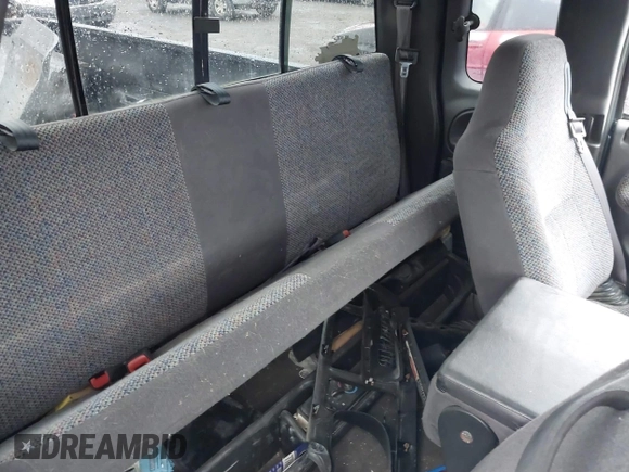2002 Dodge 2500 with VIN 3B7KF236X2M293084, listed as a IAAI auction lot 41876449 with 164,418 mi miles and . Bid and sale history available at DreamBid. Image 8.