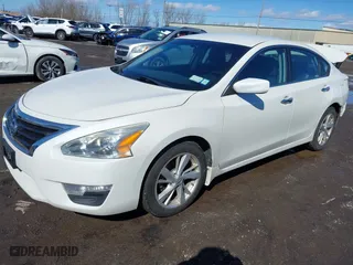 2014 Nissan Altima 2.5 SV with VIN 1N4AL3AP0EC126573, listed as a IAAI auction lot 41731224 with 132,497 mi miles. Bid and sale history available at carsss.com. Image 2.