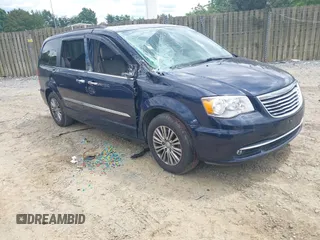 2014 Chrysler Town & Country Touring L z VIN 2C4RC1CG6ER200200, wystawiony jako IAAI lot #42347631 z przebiegiem 201 841 mil mil oraz . Historia ofert i sprzedaży dostępna na DreamBid. Obrazek 1.