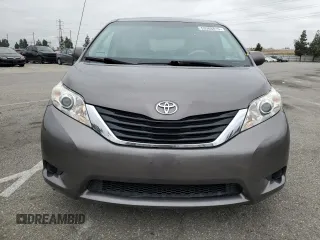 2012 Toyota Sienna LE AAS с VIN 5TDKK3DC8CS241590, выставлен на аукционе Copart как лот 53308815 с пробегом 141 292 миль миль и Списание • Salvage title. История ставок и продаж доступна на DreamBid. Изображение 5.