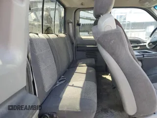 2002 Ford F-250 XL z VIN 1FTNX21F42EC44207, wystawiony jako Copart lot #60615915 z przebiegiem 320 609 mil mil oraz Szkoda całkowita • Salvage title. Historia ofert i sprzedaży dostępna na DreamBid. Obrazek 10.