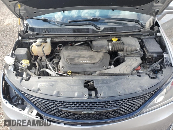 2018 Chrysler Pacifica Touring L with VIN 2C4RC1BGXJR194588, listed as a Copart auction lot 53236885 with 149,968 mi miles and Salvage Title. Bid and sale history available at DreamBid. Image 12.