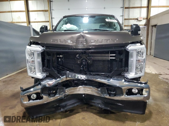 2024 Ford Super Duty F-250 SRW XL with VIN 1FT7W2BN9REE29624, listed as a Copart auction lot 51914385 with 21,560 mi miles and Clean Title. Bid and sale history available at carsss.com. Image 5.