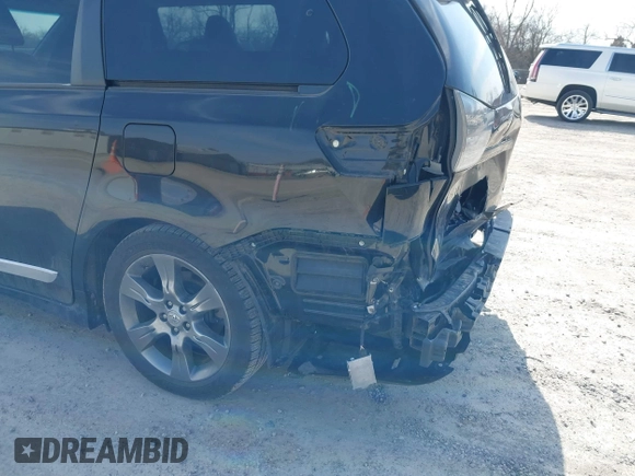 2015 Toyota Sienna SE with VIN 5TDXK3DC9FS652765, listed as a IAAI auction lot 41723922 with 105,679 mi miles. Bid and sale history available at carsss.com. Image 19.