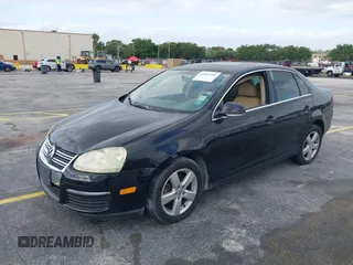 2008 Volkswagen Jetta SE с VIN 3VWRZ71K68M077189, выставлен на аукционе IAAI как лот 42061992 с пробегом Не указан миль и . История ставок и продаж доступна на DreamBid. Изображение 2.