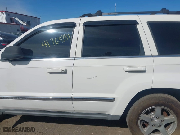 2007 Jeep Grand Cherokee Limited with VIN 1J8HR58267C523598, listed as a IAAI auction lot 41764331 with 152,841 mi miles. Bid and sale history available at carsss.com. Image 6.