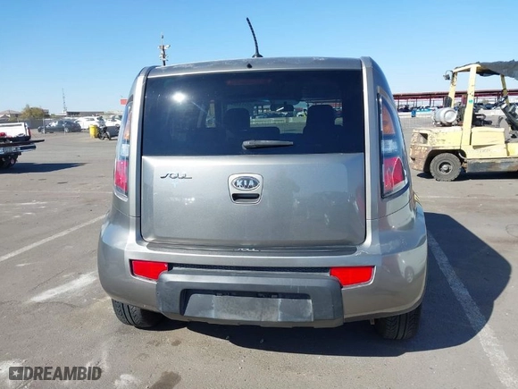 2010 Kia Soul ! with VIN KNDJT2A23A7094729, listed as a IAAI auction lot 41615567 with 159,419 mi miles. Bid and sale history available at carsss.com. Image 16.