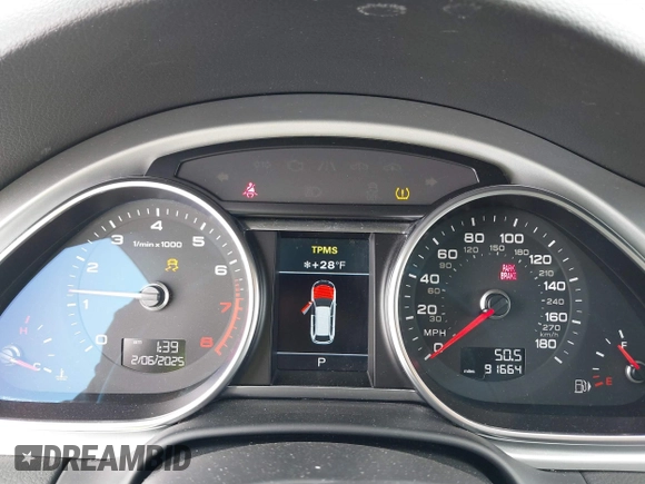 2014 Audi Q7 S line Prestige with VIN WA1DGAFE7ED003414, listed as a IAAI auction lot 41425048 with 91,664 mi miles and . Bid and sale history available at DreamBid. Image 7.
