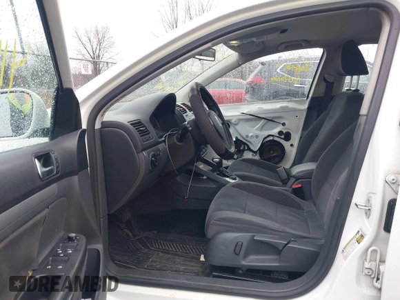 2009 Volkswagen Jetta S z VIN 3VWJZ71K49M129501, wystawiony jako IAAI lot #41461767 z przebiegiem 250 552 mil mil oraz . Historia ofert i sprzedaży dostępna na DreamBid. Obrazek 5.
