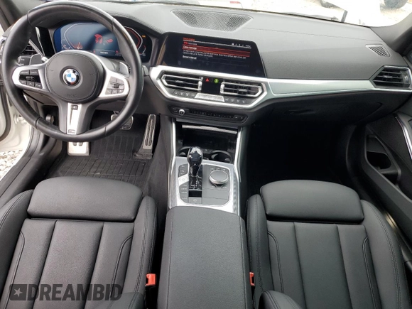 2021 BMW 3 Series 330i xDrive z VIN 3MW5R7J05M8B93077, wystawiony jako Copart lot #57125755 z przebiegiem 43 123 mil mil oraz Szkoda całkowita • Salvage title. Historia ofert i sprzedaży dostępna na DreamBid. Obrazek 8.