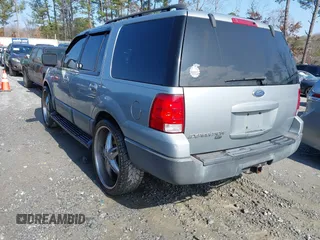 2006 Ford Expedition Special Service with VIN 1FMFU15586LA92986, listed as a IAAI auction lot 41537680 with 171,159 mi miles. Bid and sale history available at carsss.com. Image 3.
