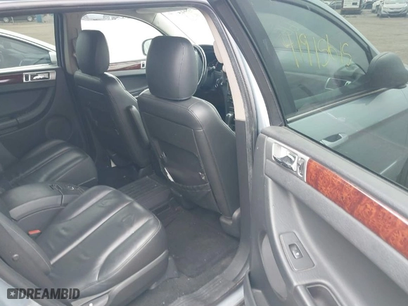 2006 Chrysler Pacifica Touring with VIN 2A4GM68436R613820, listed as a IAAI auction lot 41915615 with 174,784 mi miles. Bid and sale history available at carsss.com. Image 8.