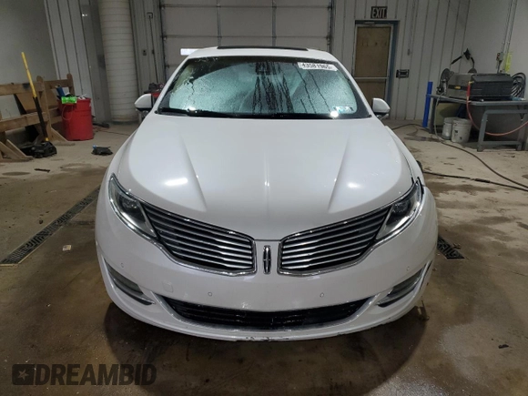 2013 Lincoln MKZ with VIN 3LN6L2J9XDR809243, listed as a Copart auction lot 43581965 with 40,561 mi miles and Salvage Title. Bid and sale history available at DreamBid. Image 5.