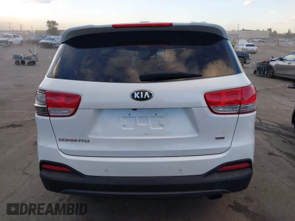 2016 Kia Sorento LX with VIN 5XYPG4A38GG075284, listed as a IAAI auction lot 41233974 with 126,044 mi miles. Bid and sale history available at carsss.com. Image 16.