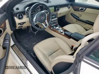 2016 Mercedes-Benz SLK 300 z VIN WDDPK3JA2GF117254, wystawiony jako Copart lot #54530495 z przebiegiem 68 630 mil mil oraz Szkoda całkowita • Salvage title. Historia ofert i sprzedaży dostępna na DreamBid. Obrazek 8.