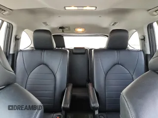 2024 Toyota Highlander LE z VIN 5TDKDRBH2RS553666, wystawiony jako Copart lot #57512875 z przebiegiem 44 772 mil mil oraz Czysty tytuł • Clean title. Historia ofert i sprzedaży dostępna na DreamBid. Obrazek 10.