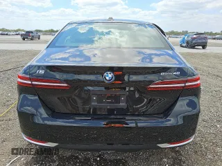2024 BMW i5 eDrive40 with VIN WBY33FK02RCR91118, listed as a Copart auction lot 53308205 with Not Provided miles and Clean Title. Bid and sale history available at DreamBid. Image 6.