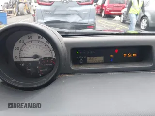 2005 Scion xB z VIN JTLKT324954021760, wystawiony jako IAAI lot #42125087 z przebiegiem 414 129 mil mil oraz . Historia ofert i sprzedaży dostępna na DreamBid. Obrazek 7.